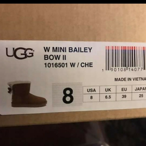 Uggs - Picture 2 of 2